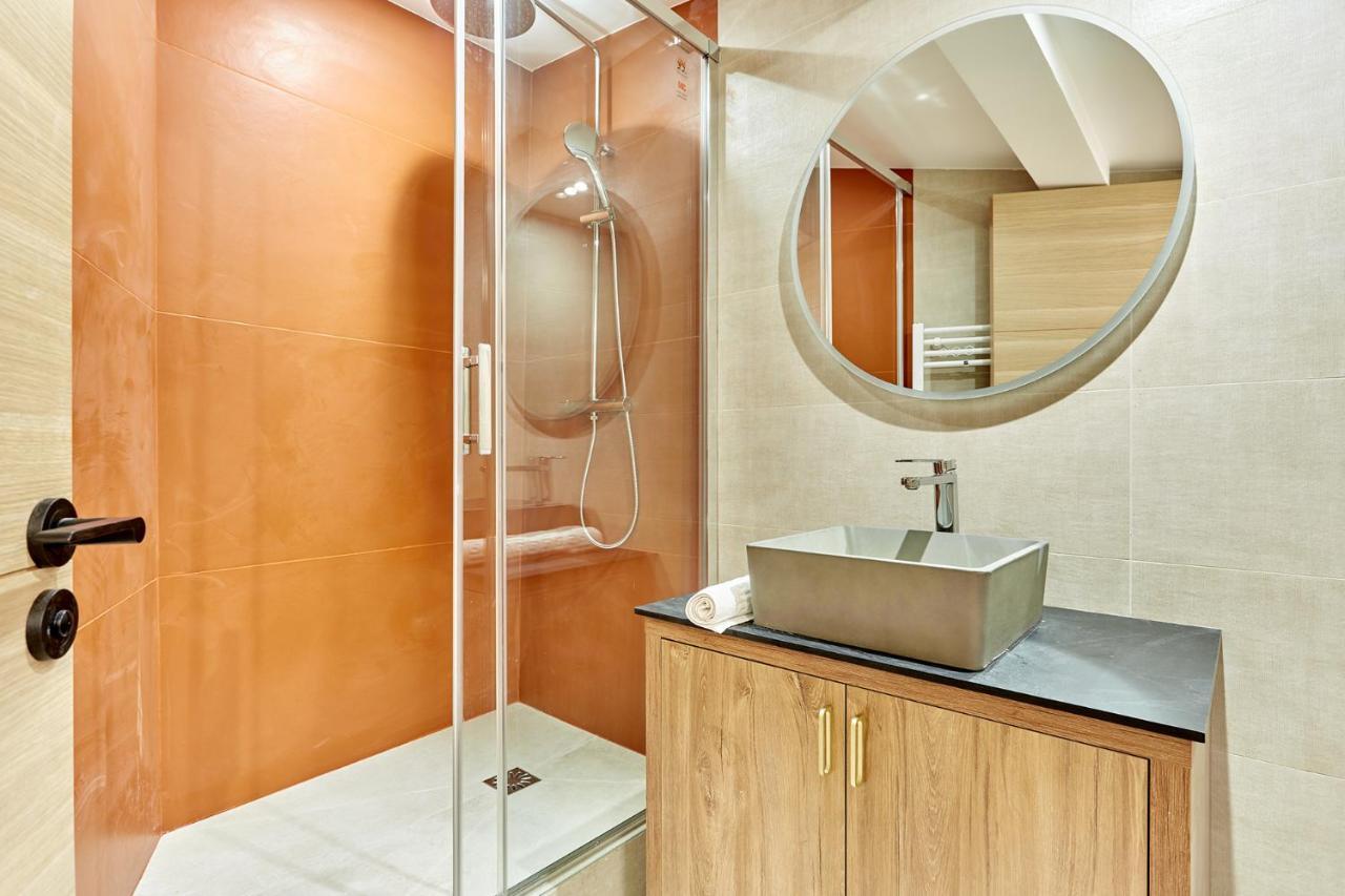 Apartment Batignolle Montmartre By Studio Prestige Paris Exteriör bild