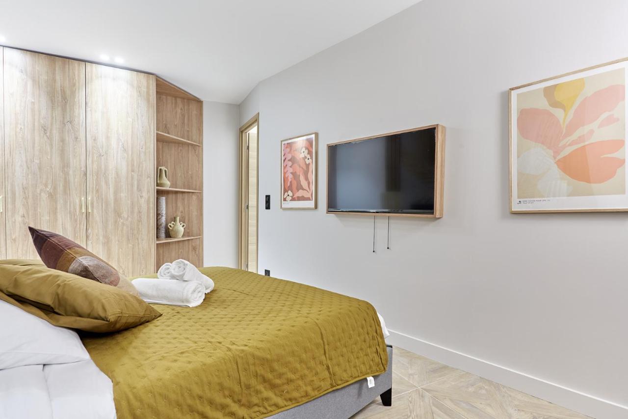 Apartment Batignolle Montmartre By Studio Prestige Paris Exteriör bild